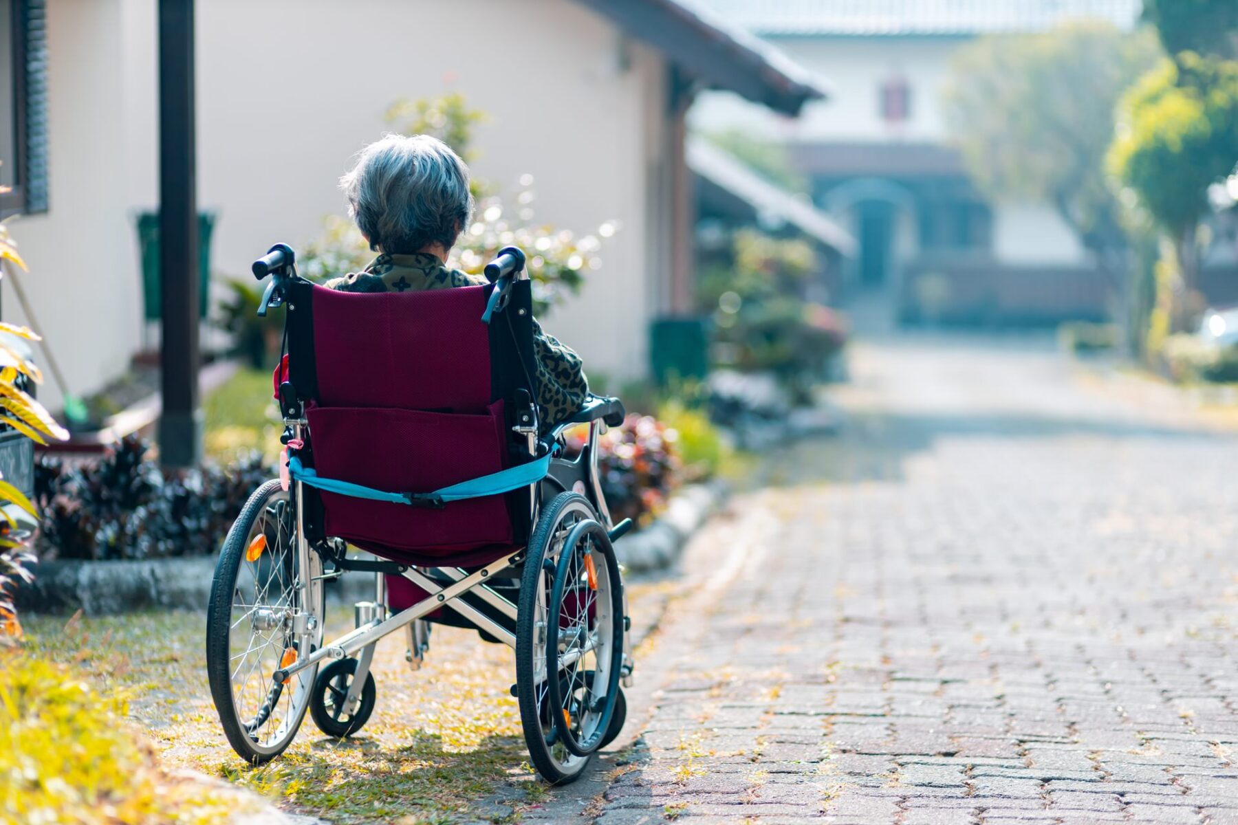 車椅子上での腕の麻痺による姿勢への影響について